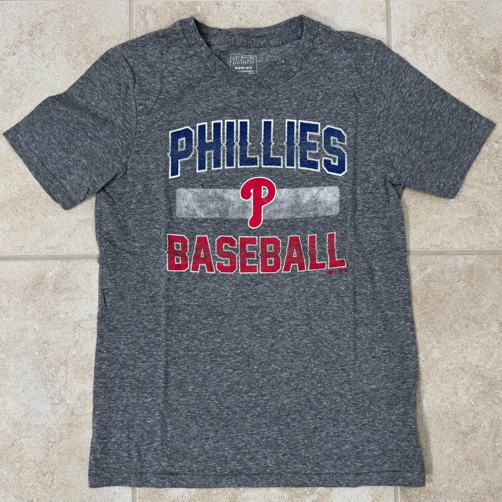 Philadelphia Phillies Youth T-Shirt 
Size: Medium (10/12)
Color: Red/White/Blue